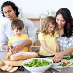 <!--:ES-->10 formas en que las comidas familiares benefician a la salud ¡y mucho más!<!--:-->