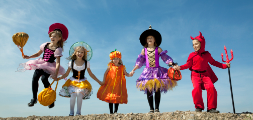 <!--:ES-->Mañana es Halloween: disfraces, caramelos, ¡y niños más seguros y protegidos!<!--:-->