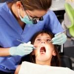Por qué tus hijos necesitan ir a un dentista pediátrico