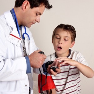 niño con hipertensión